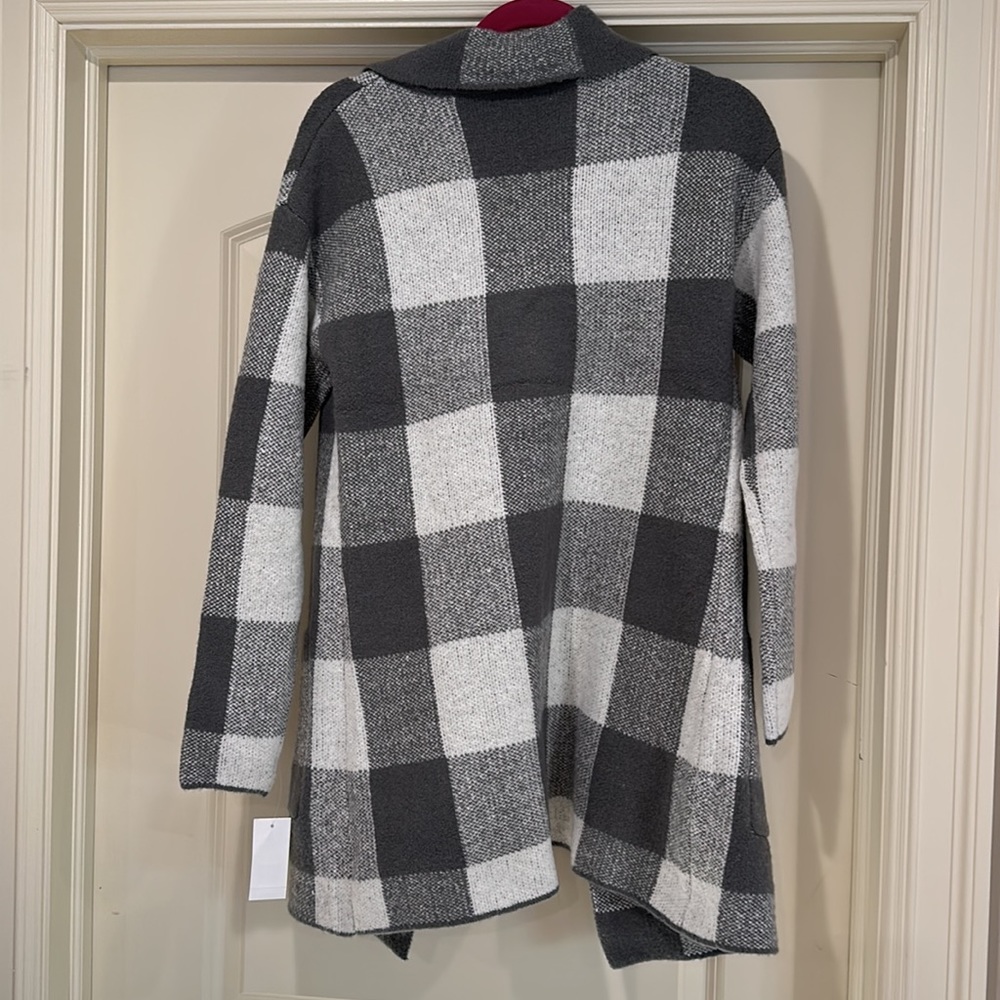 It’s Our Time Womens Gray and White Plaid Sweater Jacket Size Medium - Picture 2 of 8